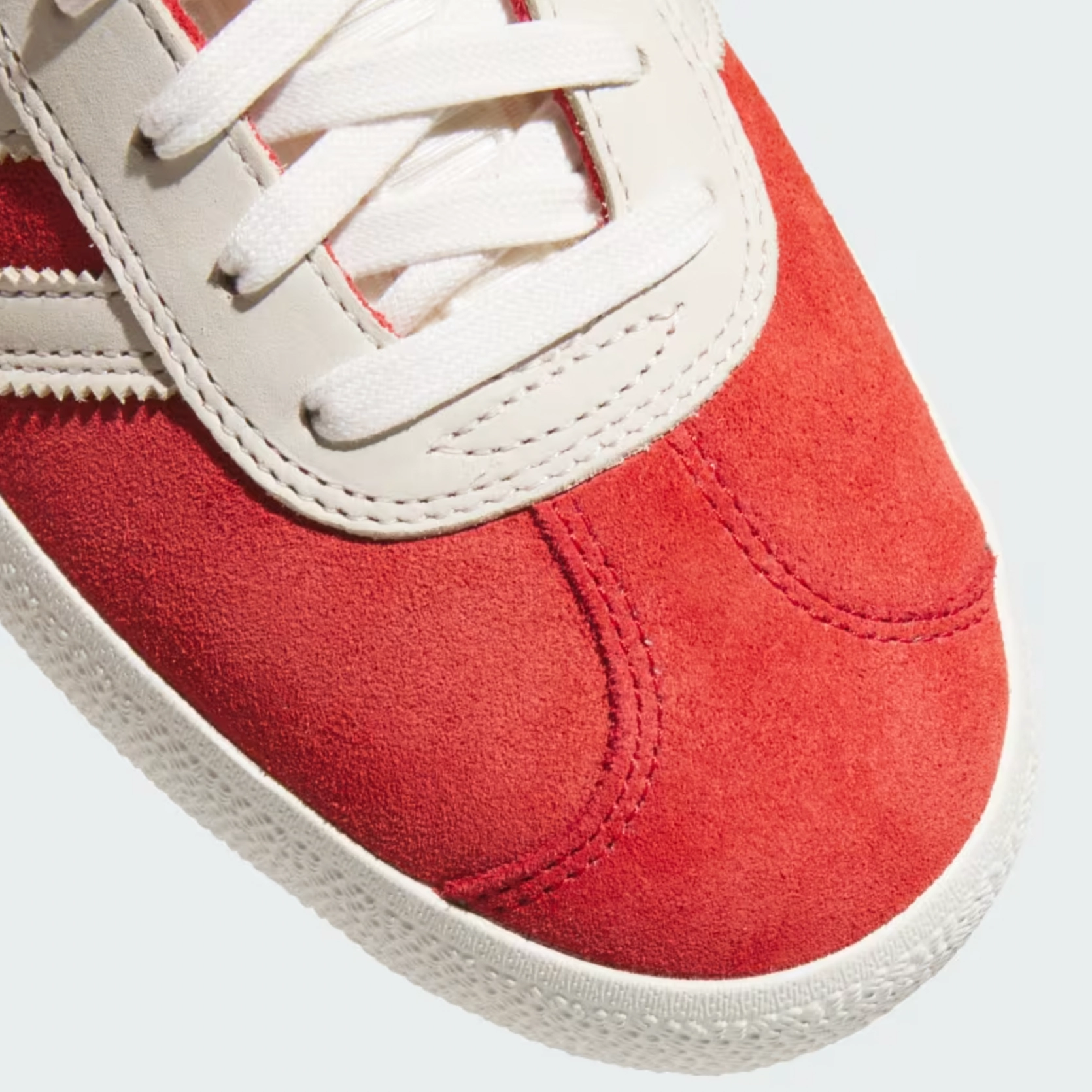 Adidas Cdg Shoes ADIDAS GAZELLE ADV BETTER SCARLET / CHALK WHITE