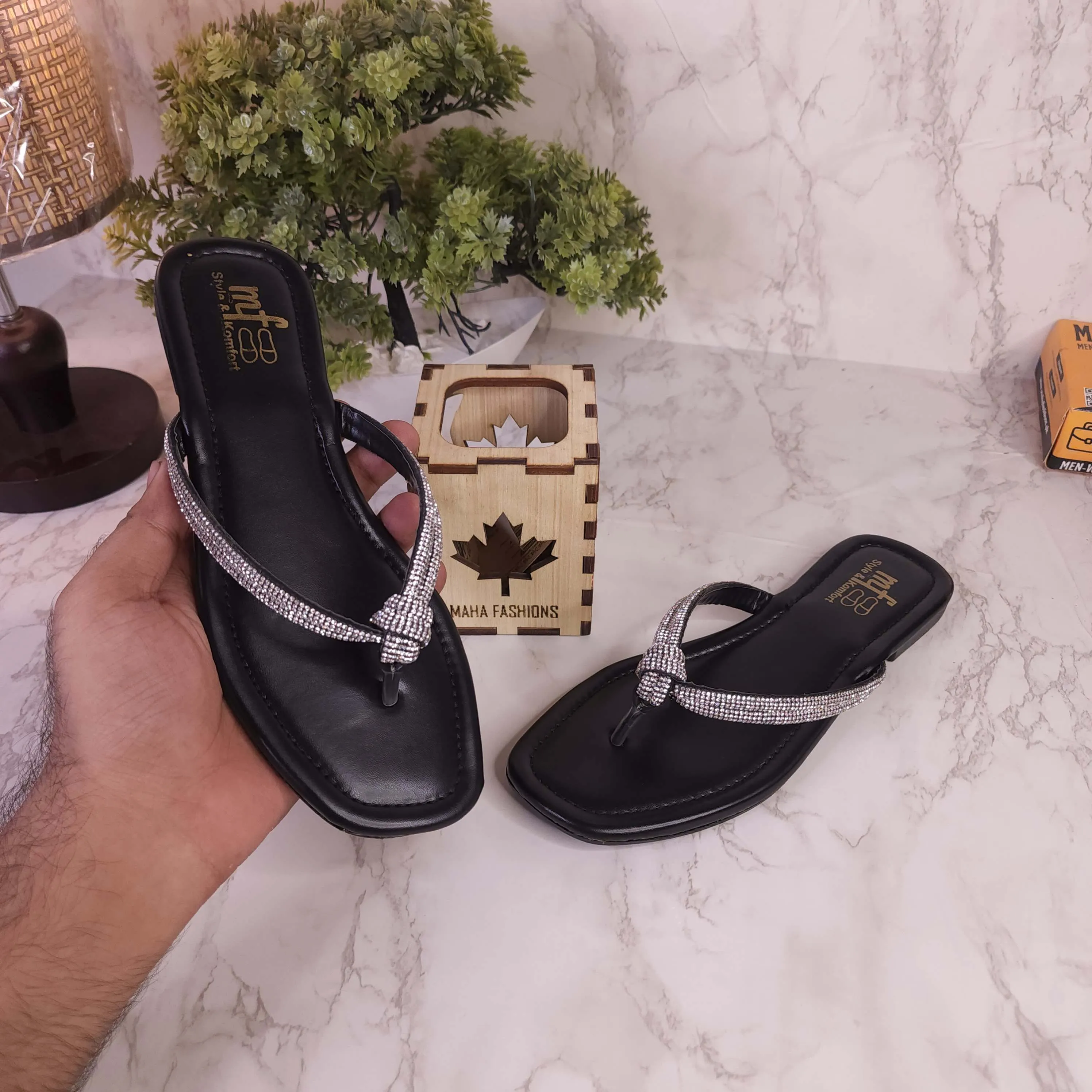 Flat 1950s Shoes Black Slipper in Flat