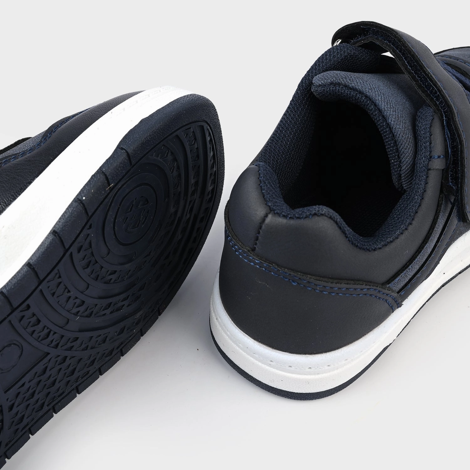 Boys Sneakers 1016-9-NAVY Sneakers Bistro Restaurant In Winooski