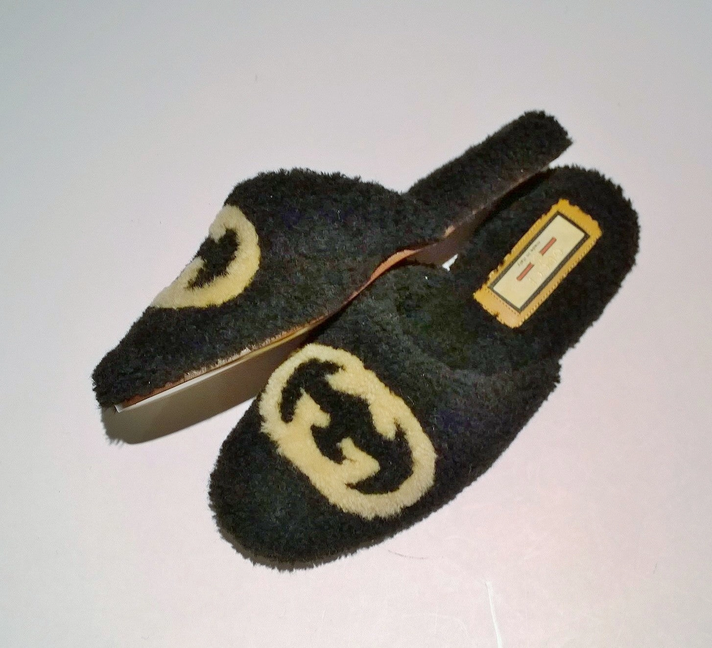 Gucci Eileen Interlocking G Shearling Slides in Black Flats GG Cute Rabbit Slippers