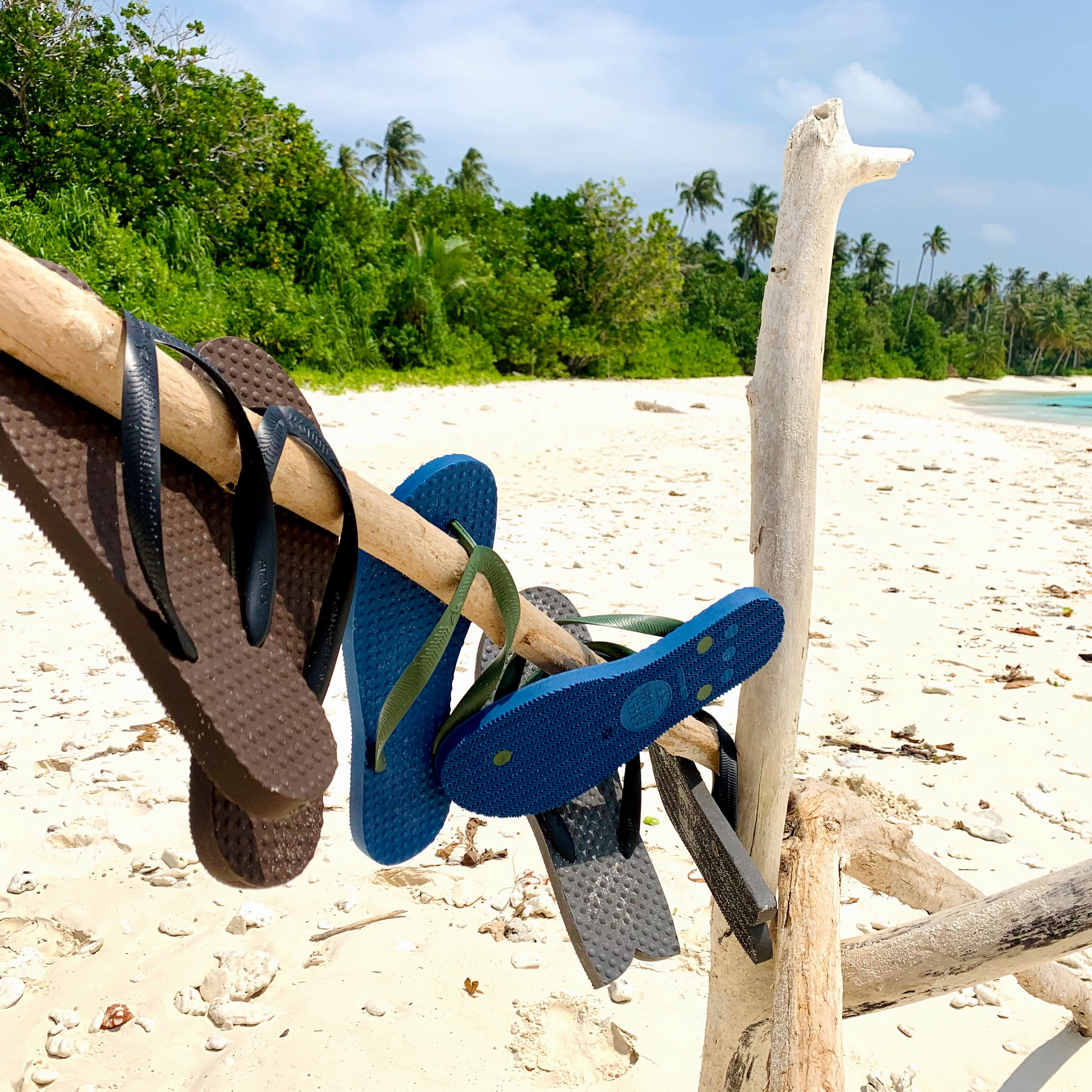 Men's Sustainable Flip Flops Fish Style Grey with Black Straps Sexy Men In Flip Flops