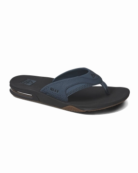 Fanning Flip Flops in Orion & Black Flip Flops Marbea