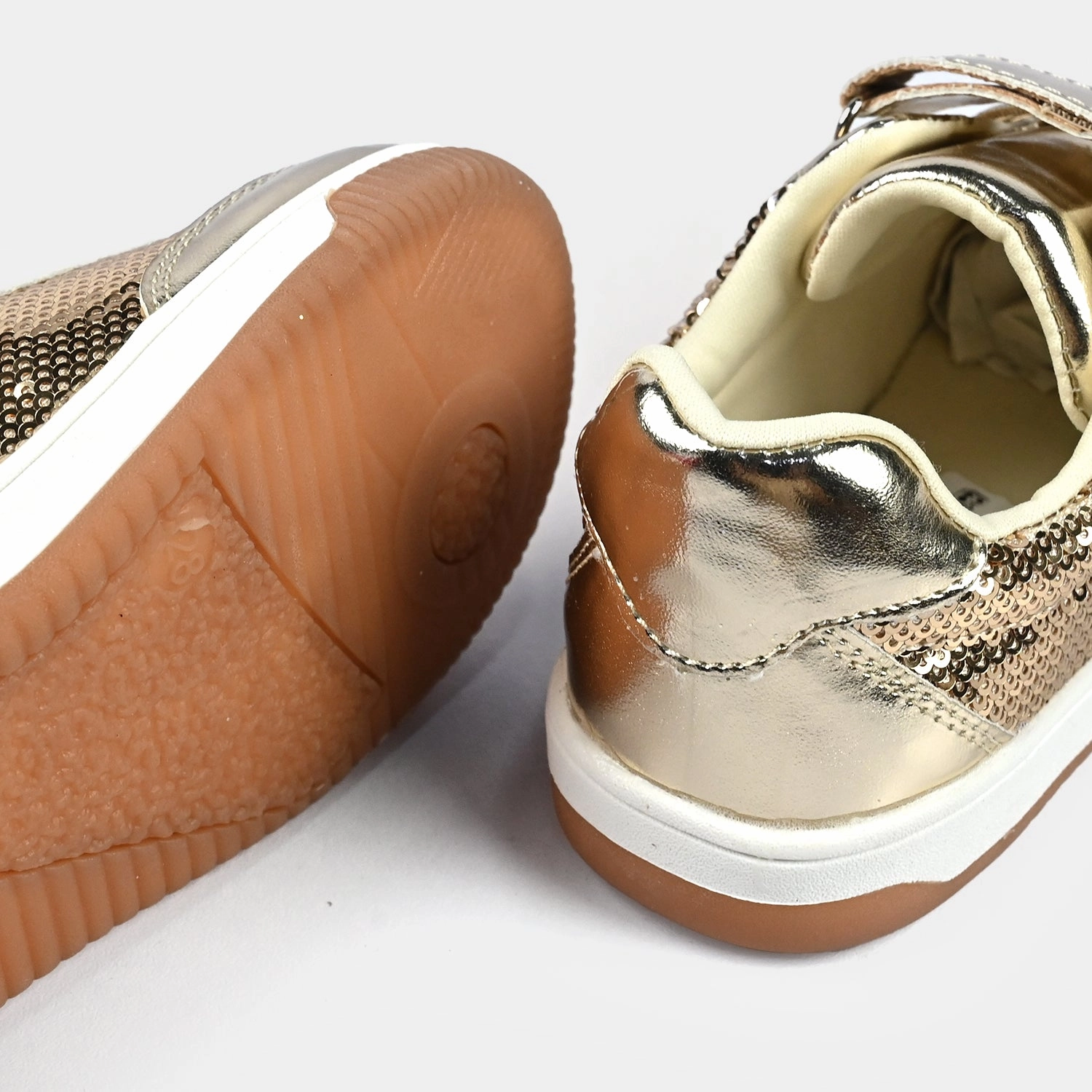 Girls Sneakers XM619-A1 - Golden Roa Sneakers
