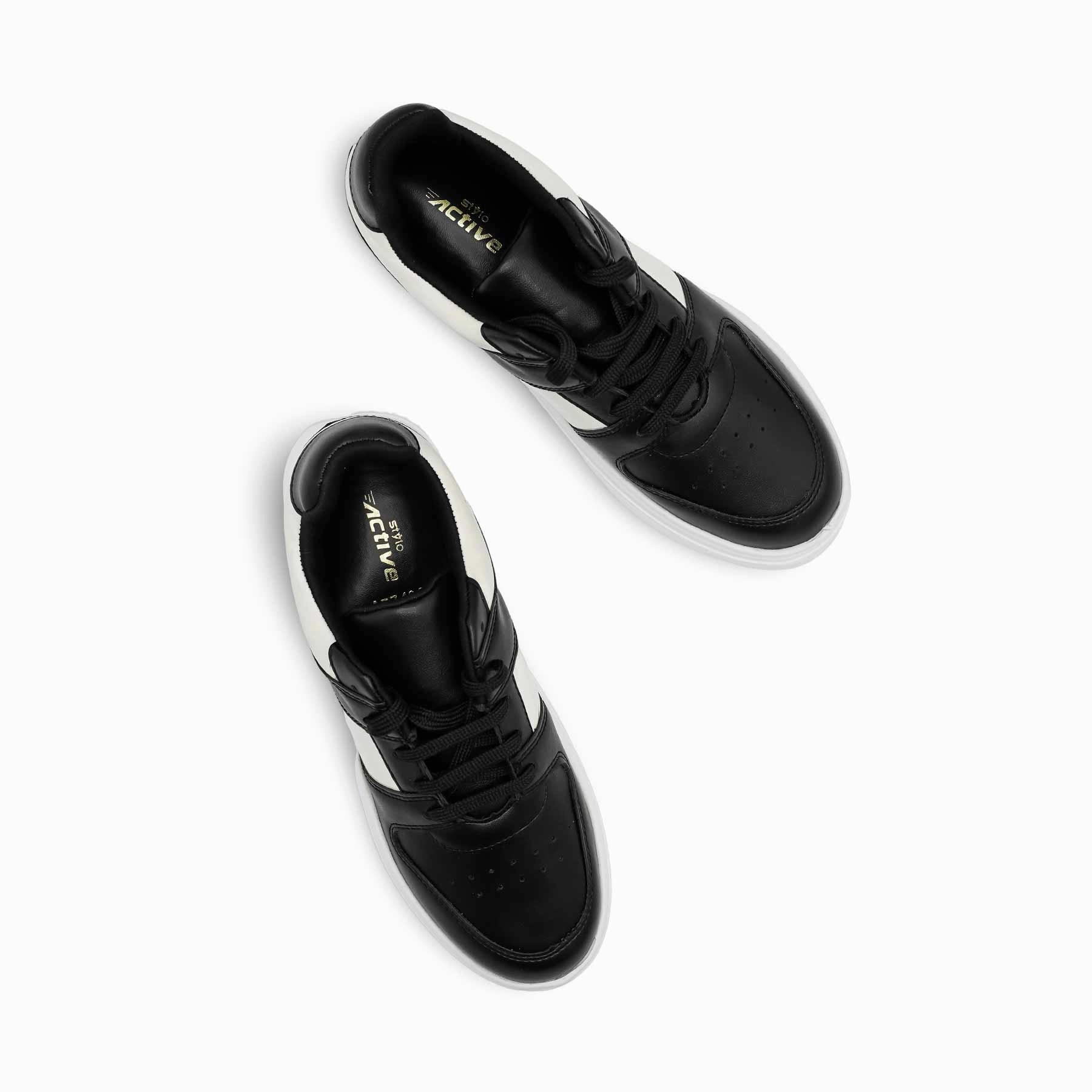 Derby Casual Shoes Black Casual Sneaker For Women AT7498