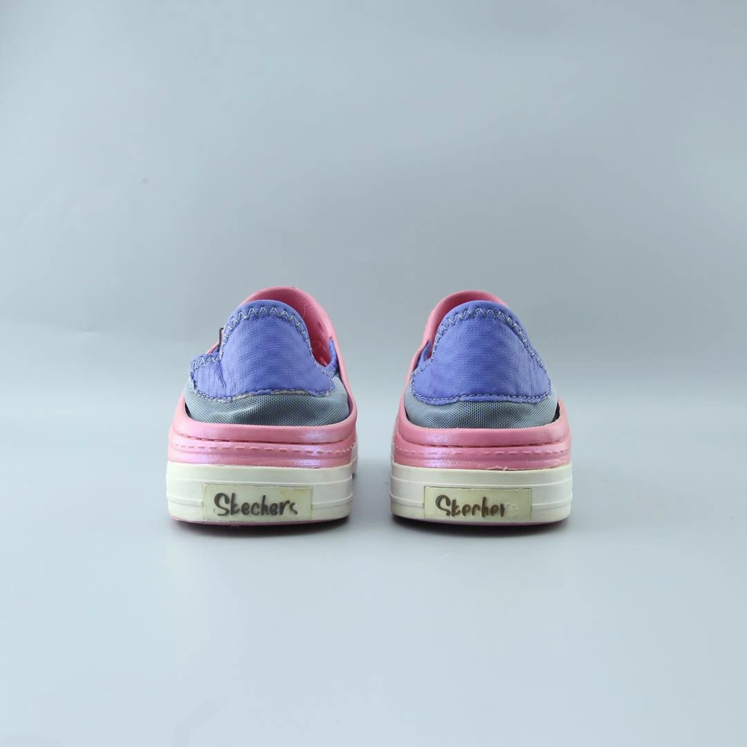 SKECHERS . Casual Shoes Wear Jeans