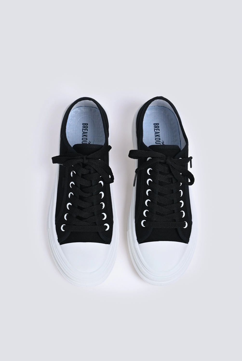 SNEAKERS New Sneakers Out