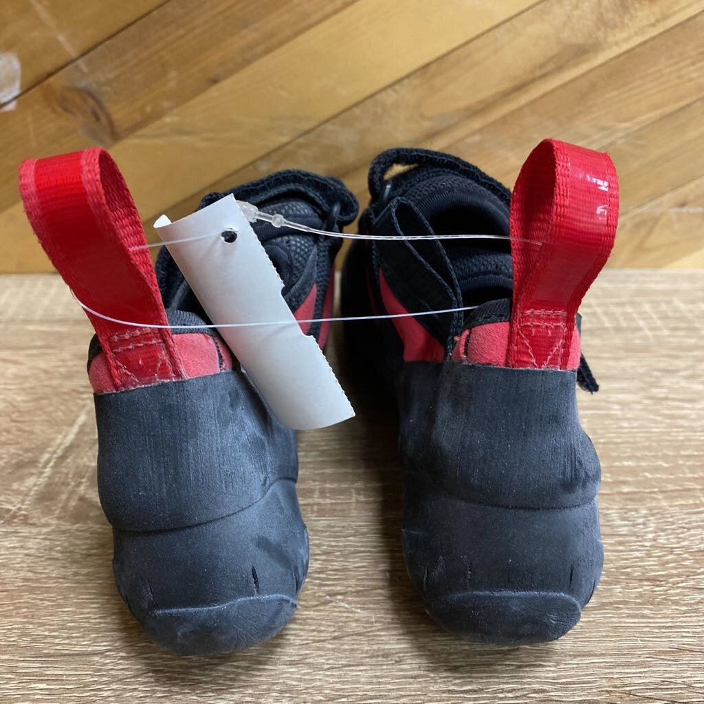 Unparallel - Up- Rise Rock climbing Shoes - MSRP $180: Black, red-unisex-6 Current Color Black Diamond Black Diamond Momentum Climbing Shoe