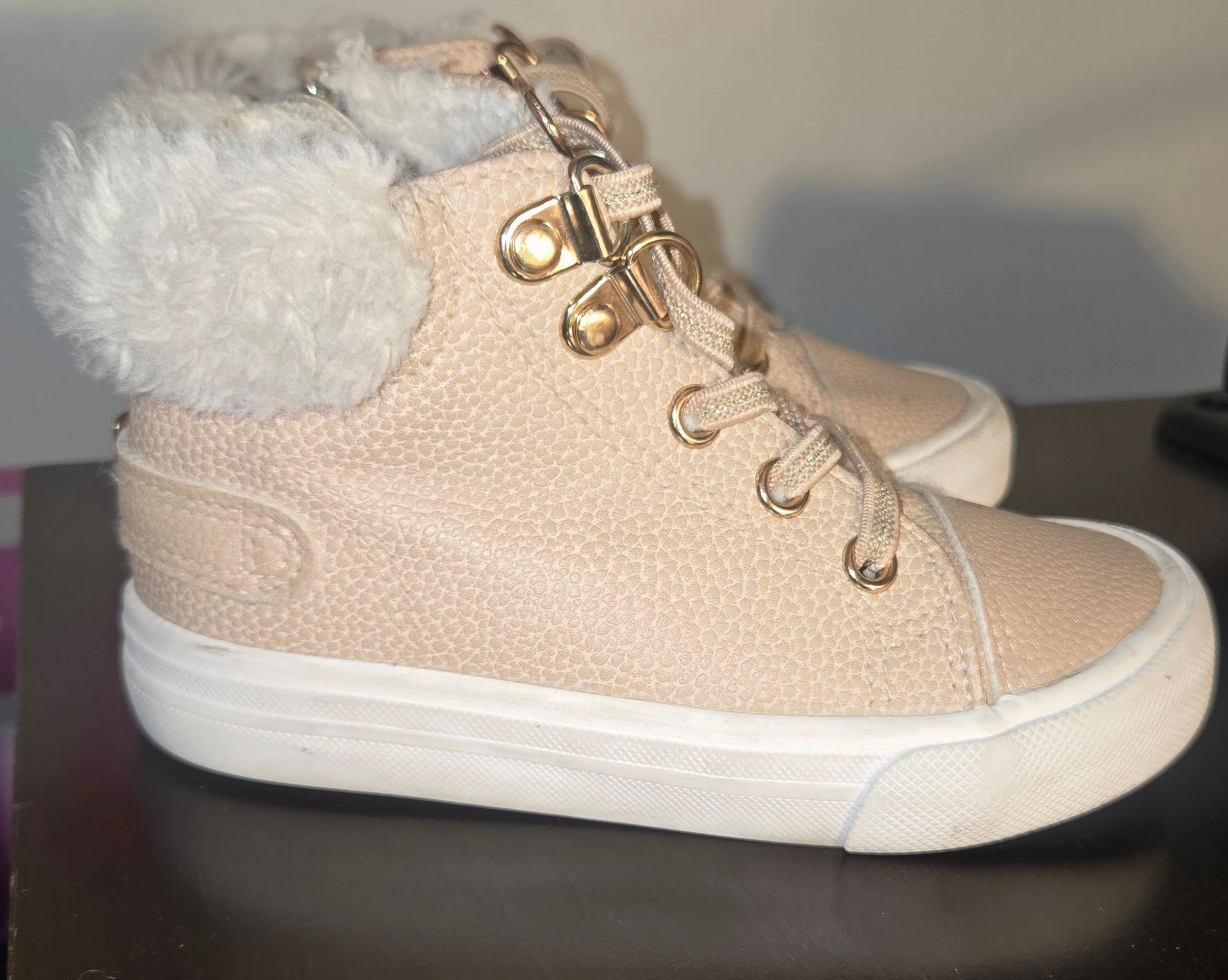 Tan boots Faux fur lining - Shoes:           8 (Toddler) Princess Polly Boots